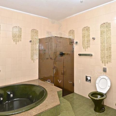 Casa à venda com 333m², 4 quartos e 4 vagas