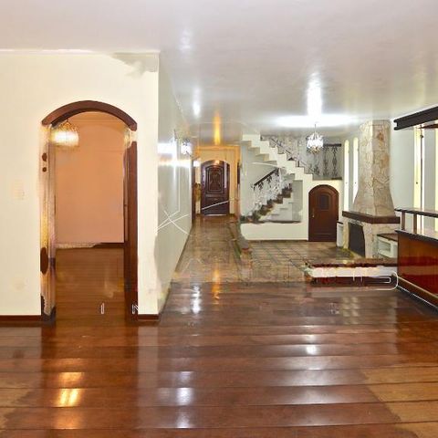 Casa à venda com 333m², 4 quartos e 4 vagas