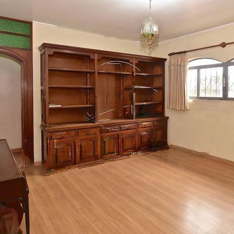 Casa à venda com 333m², 4 quartos e 4 vagas