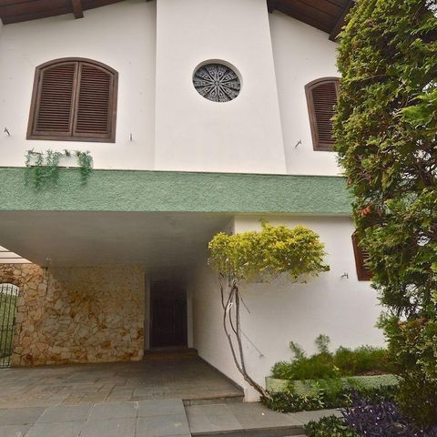 Casa à venda com 333m², 4 quartos e 4 vagas