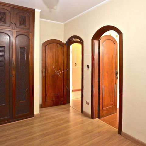 Casa à venda com 333m², 4 quartos e 4 vagas
