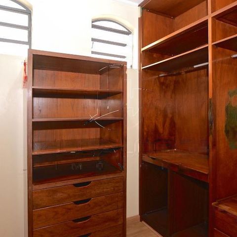 Casa à venda com 333m², 4 quartos e 4 vagas