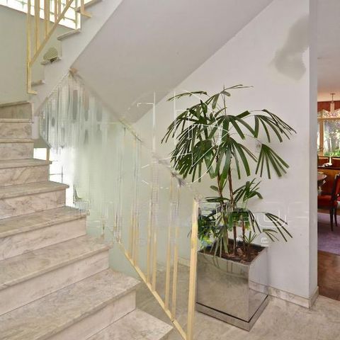 Casa à venda com 348m², 4 quartos e 5 vagas