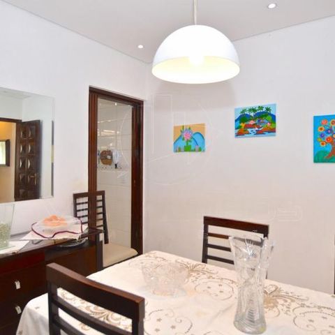 Casa à venda com 131m², 3 quartos e 2 vagas
