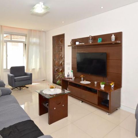 Casa à venda com 131m², 3 quartos e 2 vagas