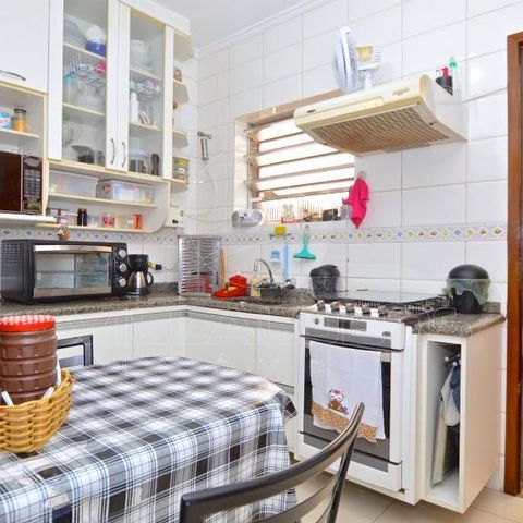 Casa à venda com 131m², 3 quartos e 2 vagas
