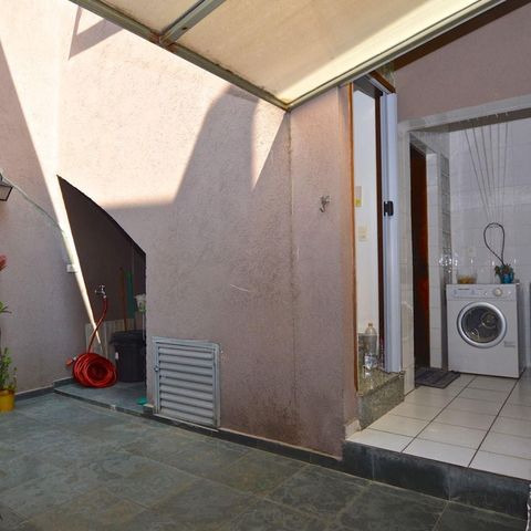 Casa à venda com 131m², 3 quartos e 2 vagas