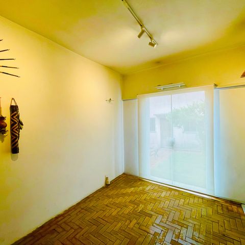 Casa à venda com 241m², 4 quartos e 2 vagas Casa à venda com 241m², 4 quartos e 2 vagasQuarto 4