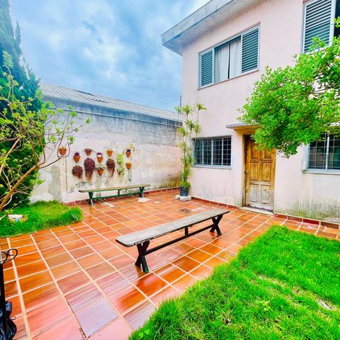 Casa à venda com 241m², 4 quartos e 2 vagas Casa à venda com 241m², 4 quartos e 2 vagasQuintal