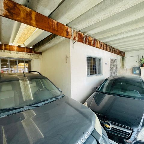 Casa à venda com 241m², 4 quartos e 2 vagas Casa à venda com 241m², 4 quartos e 2 vagasGaragem