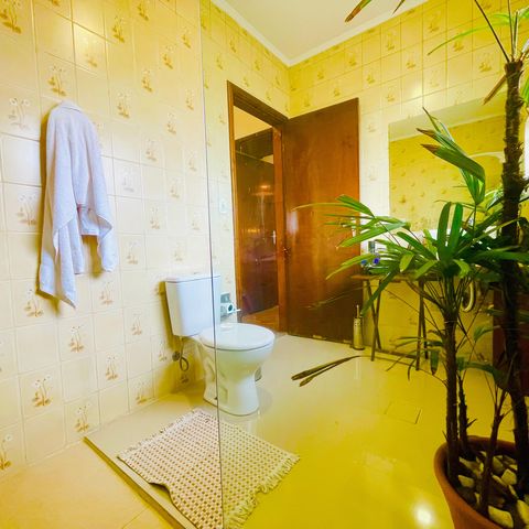 Casa à venda com 241m², 4 quartos e 2 vagas Casa à venda com 241m², 4 quartos e 2 vagasBanheiro 1