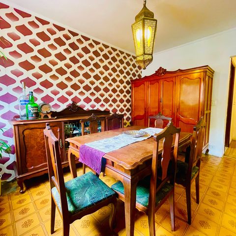 Casa à venda com 241m², 4 quartos e 2 vagas Casa à venda com 241m², 4 quartos e 2 vagasSala de Jantar