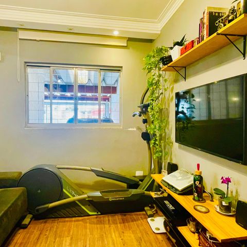 Casa à venda com 241m², 4 quartos e 2 vagas Casa à venda com 241m², 4 quartos e 2 vagasSala