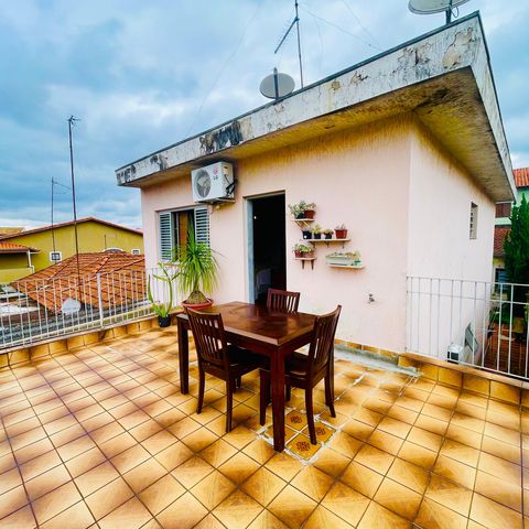 Casa à venda com 241m², 4 quartos e 2 vagas Casa à venda com 241m², 4 quartos e 2 vagasSacada do quarto