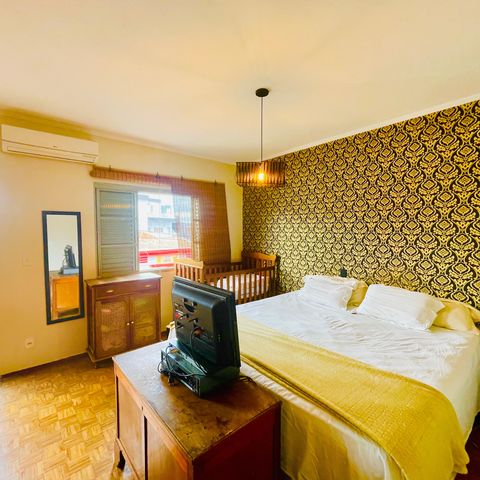 Casa à venda com 241m², 4 quartos e 2 vagas Casa à venda com 241m², 4 quartos e 2 vagasQuarto 1