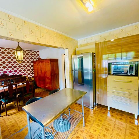 Casa à venda com 241m², 4 quartos e 2 vagas Casa à venda com 241m², 4 quartos e 2 vagasCozinha