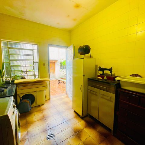Casa à venda com 241m², 4 quartos e 2 vagas Casa à venda com 241m², 4 quartos e 2 vagasÁrea de Serviço