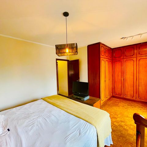 Casa à venda com 241m², 4 quartos e 2 vagas Casa à venda com 241m², 4 quartos e 2 vagasQuarto 1