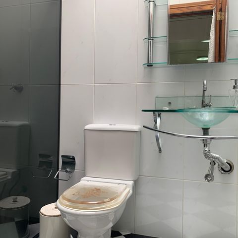 Casa à venda com 350m², 5 quartos e 8 vagasBanheiro 1