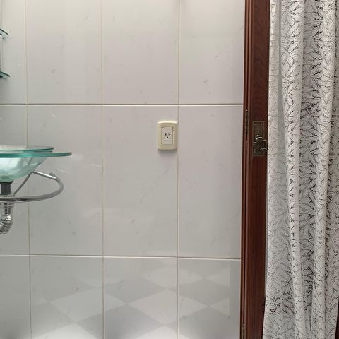 Casa à venda com 350m², 5 quartos e 8 vagasBanheiro 1