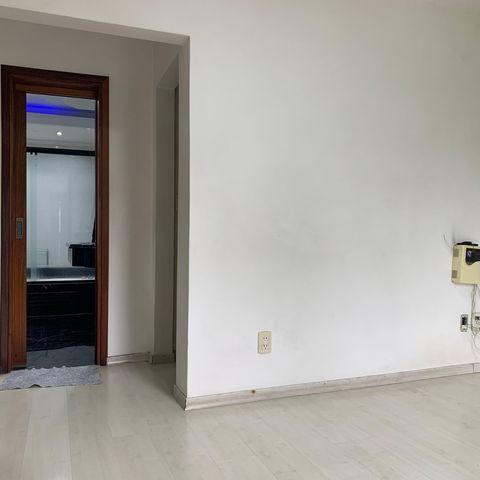 Casa à venda com 350m², 5 quartos e 8 vagassuite