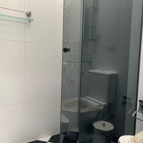 Casa à venda com 350m², 5 quartos e 8 vagasBanheiro 1