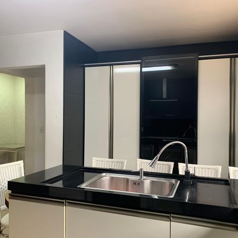 Casa à venda com 350m², 5 quartos e 8 vagasCozinha