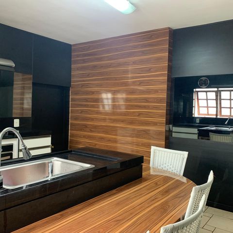 Casa à venda com 350m², 5 quartos e 8 vagasCozinha