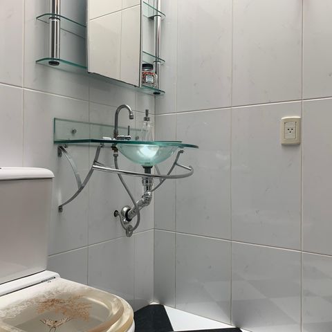 Casa à venda com 350m², 5 quartos e 8 vagasBanheiro 1