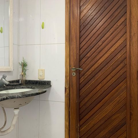 Casa à venda com 350m², 5 quartos e 8 vagasLavabo