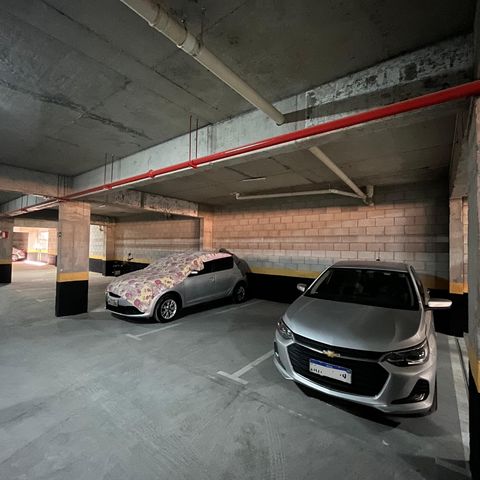 Apartamento à venda com 123m², 2 quartos e 2 vagas Apartamento à venda com 123m², 2 quartos e 2 vagasGaragem