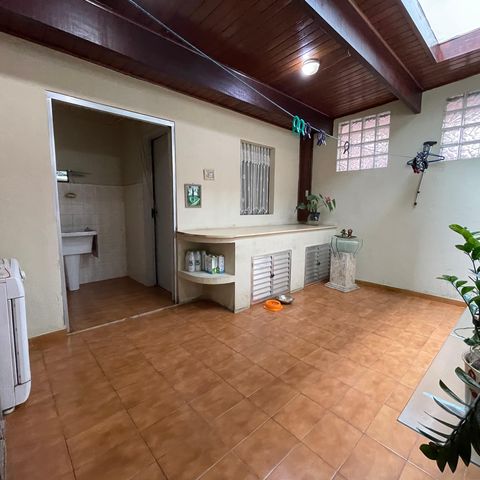 Casa à venda com 140m², 2 quartos e 2 vagasQuintal