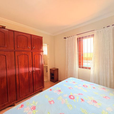 Casa de condomínio à venda com 500m², 5 quartos e 5 vagasSuíte do andar inferior
