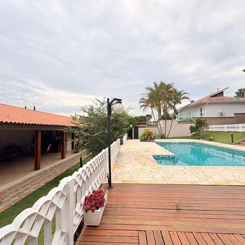 Casa de condomínio à venda com 500m², 5 quartos e 5 vagasPiscina