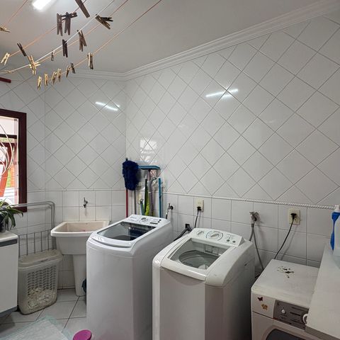 Casa de condomínio à venda com 500m², 5 quartos e 5 vagasÁrea de Serviço
