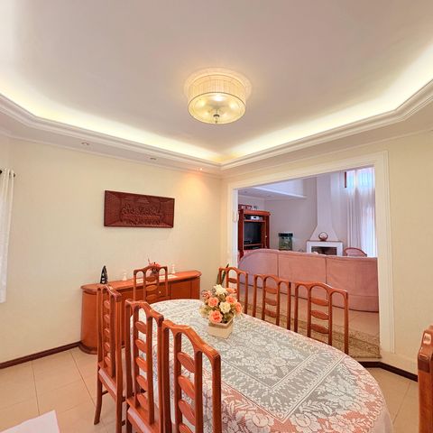 Casa de condomínio à venda com 500m², 5 quartos e 5 vagasSala de Jantar