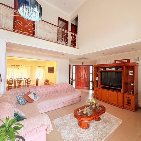 Casa de condomínio à venda com 500m², 5 quartos e 5 vagasSala