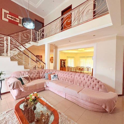 Casa de condomínio à venda com 500m², 5 quartos e 5 vagasSala
