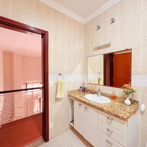 Casa de condomínio à venda com 500m², 5 quartos e 5 vagasBanheiro Social