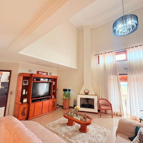 Casa de condomínio à venda com 500m², 5 quartos e 5 vagasSala
