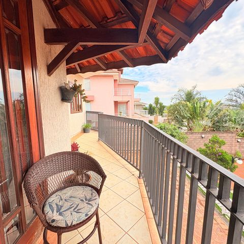 Casa de condomínio à venda com 500m², 5 quartos e 5 vagasSacada da Sala