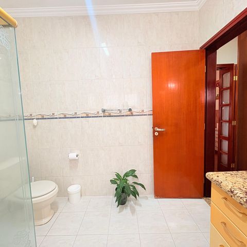 Casa de condomínio à venda com 500m², 5 quartos e 5 vagasBanheiro da Suíte Master