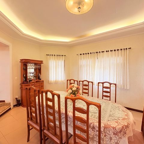 Casa de condomínio à venda com 500m², 5 quartos e 5 vagasSala de Jantar
