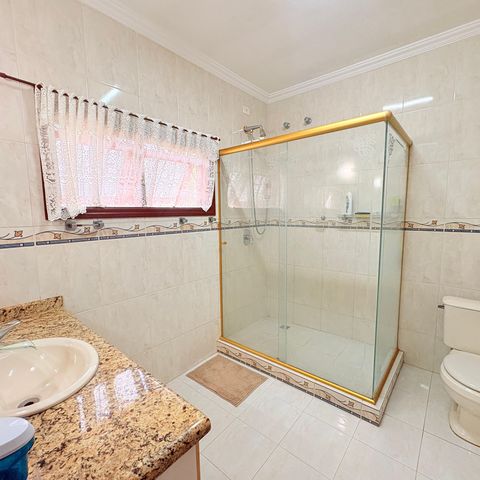 Casa de condomínio à venda com 500m², 5 quartos e 5 vagasBanheiro da Suíte Master