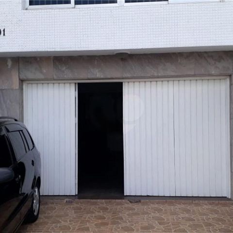 Casa à venda com 330m², 5 quartos e 8 vagas