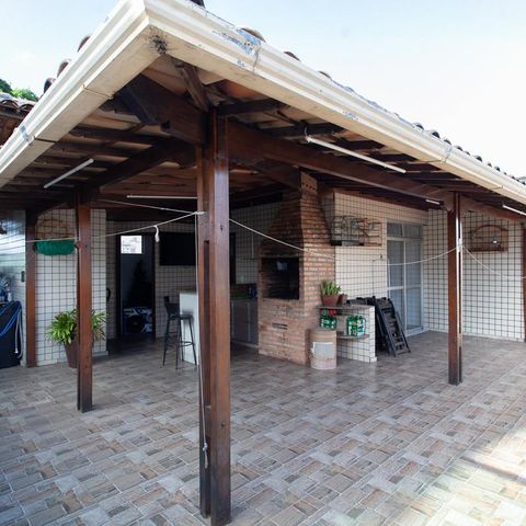 Apartamento à venda com 162m², 3 quartos e 2 vagas Apartamento à venda com 162m², 3 quartos e 2 vagasÁrea da Cobertura