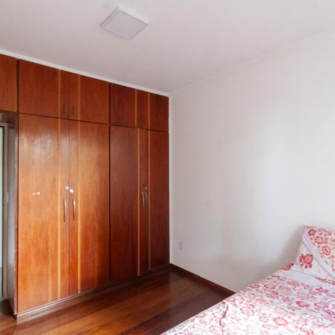 Apartamento à venda com 162m², 3 quartos e 2 vagas Apartamento à venda com 162m², 3 quartos e 2 vagasSuíte