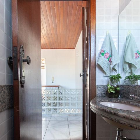 Apartamento à venda com 162m², 3 quartos e 2 vagas Apartamento à venda com 162m², 3 quartos e 2 vagasLavabo