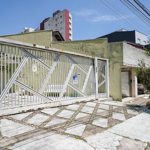 Casa à venda com 126m², 1 quarto e 2 vagasFachada + plaquinha