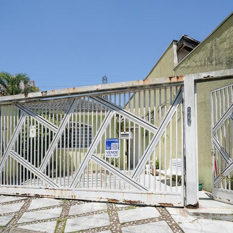 Casa à venda com 126m², 1 quarto e 2 vagasFachada + plaquinha